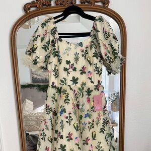 Ivy City Co Amora in multicolor Floral Maxi Dress